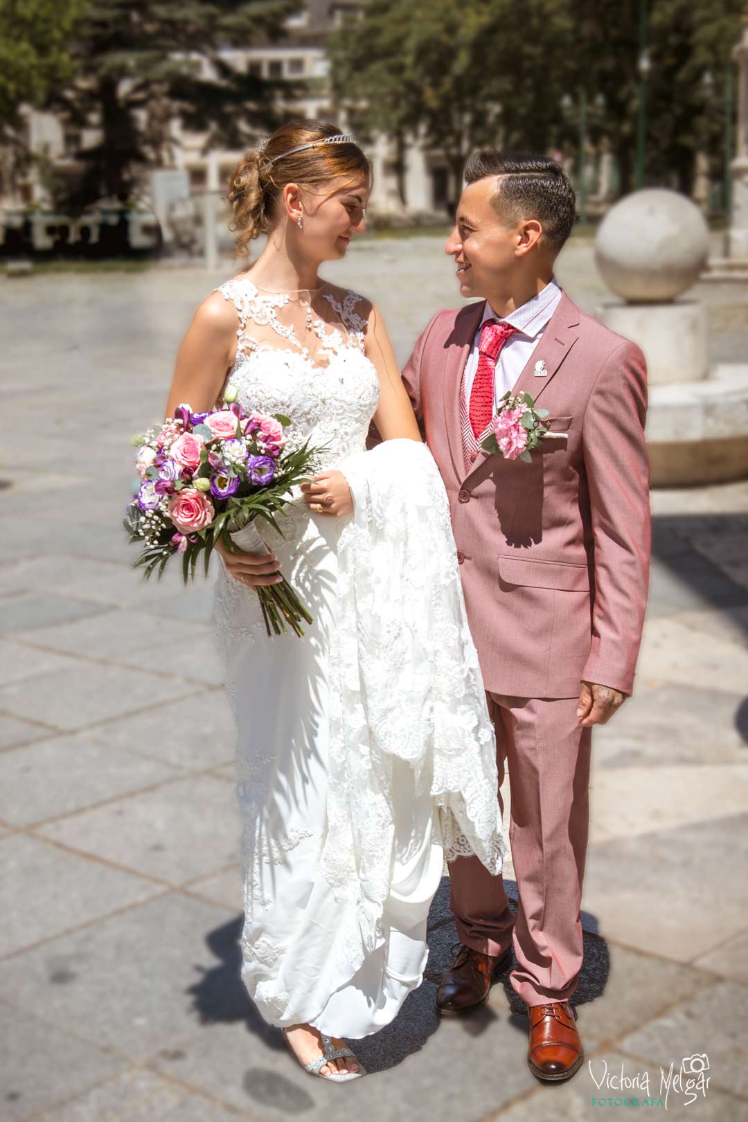 Layla y Lorenzo Boda victoria melgar reportajes de boda en Valladolid