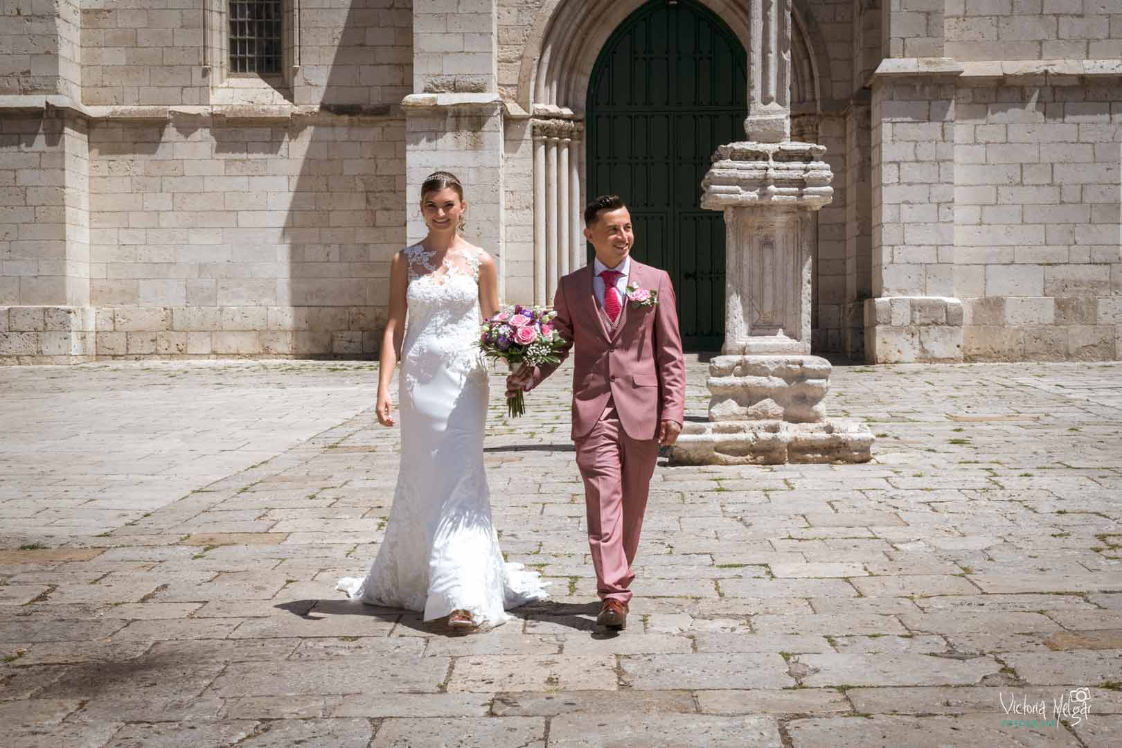 Layla y Lorenzo Boda victoria melgar reportajes de boda en Valladolid