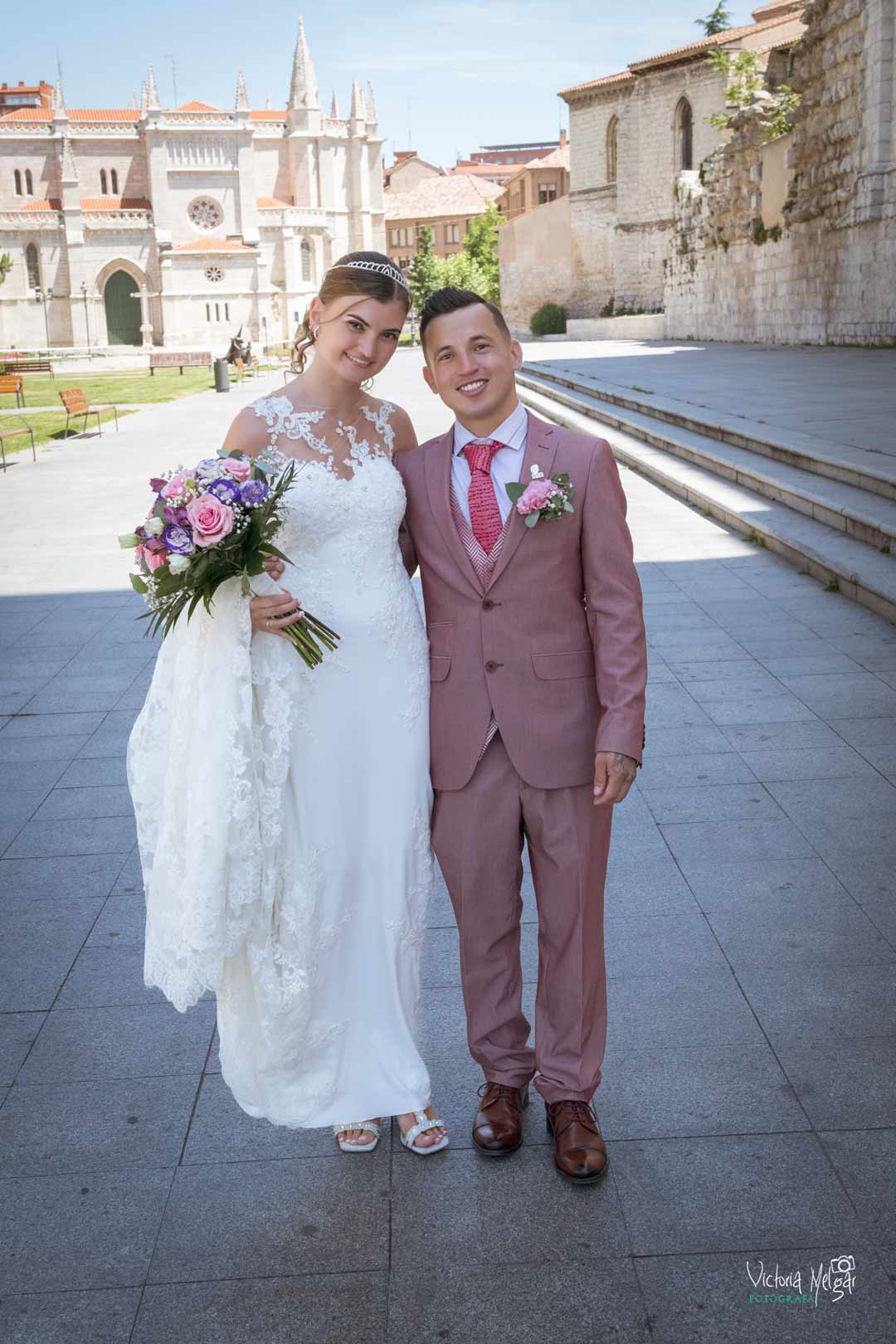 Layla y Lorenzo Boda victoria melgar reportajes de boda en Valladolid
