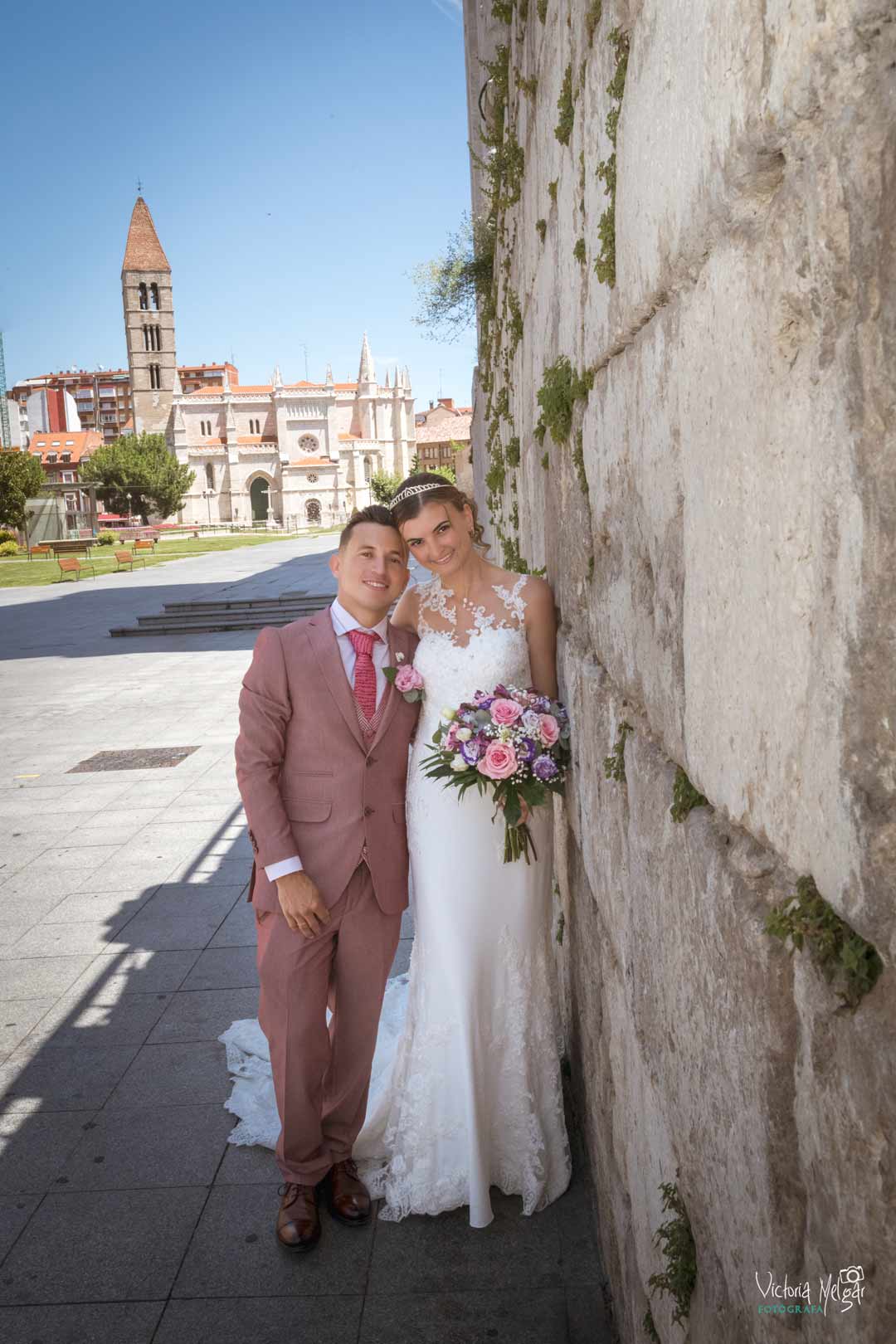 Layla y Lorenzo Boda victoria melgar reportajes de boda en Valladolid