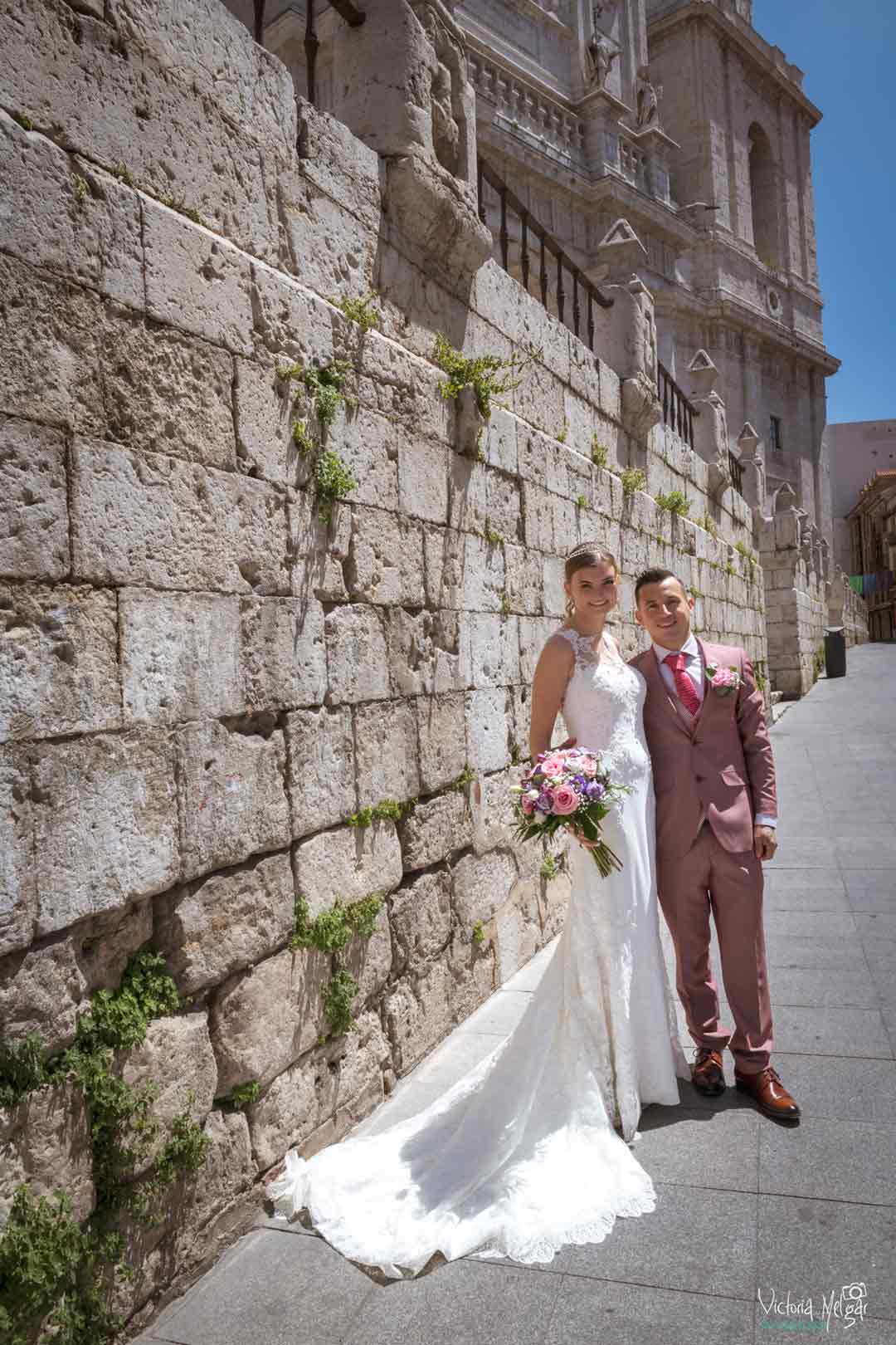 Layla y Lorenzo Boda victoria melgar reportajes de boda en Valladolid