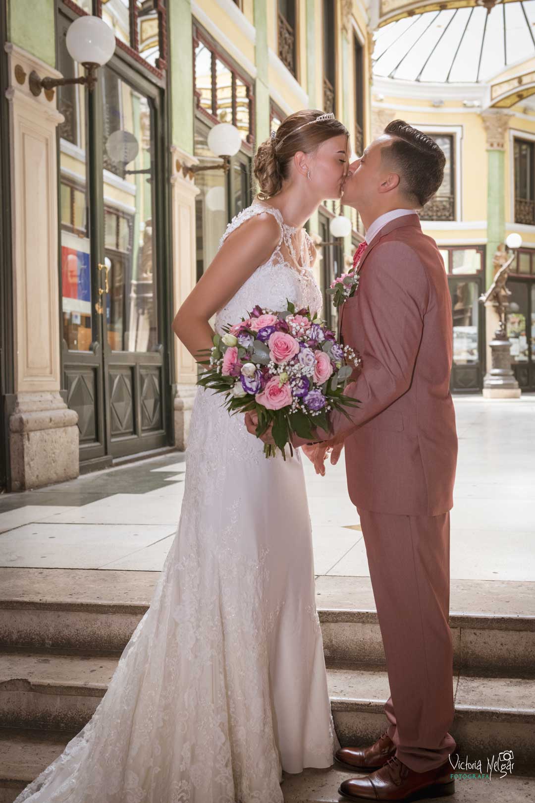 Layla y Lorenzo Boda victoria melgar reportajes de boda en Valladolid