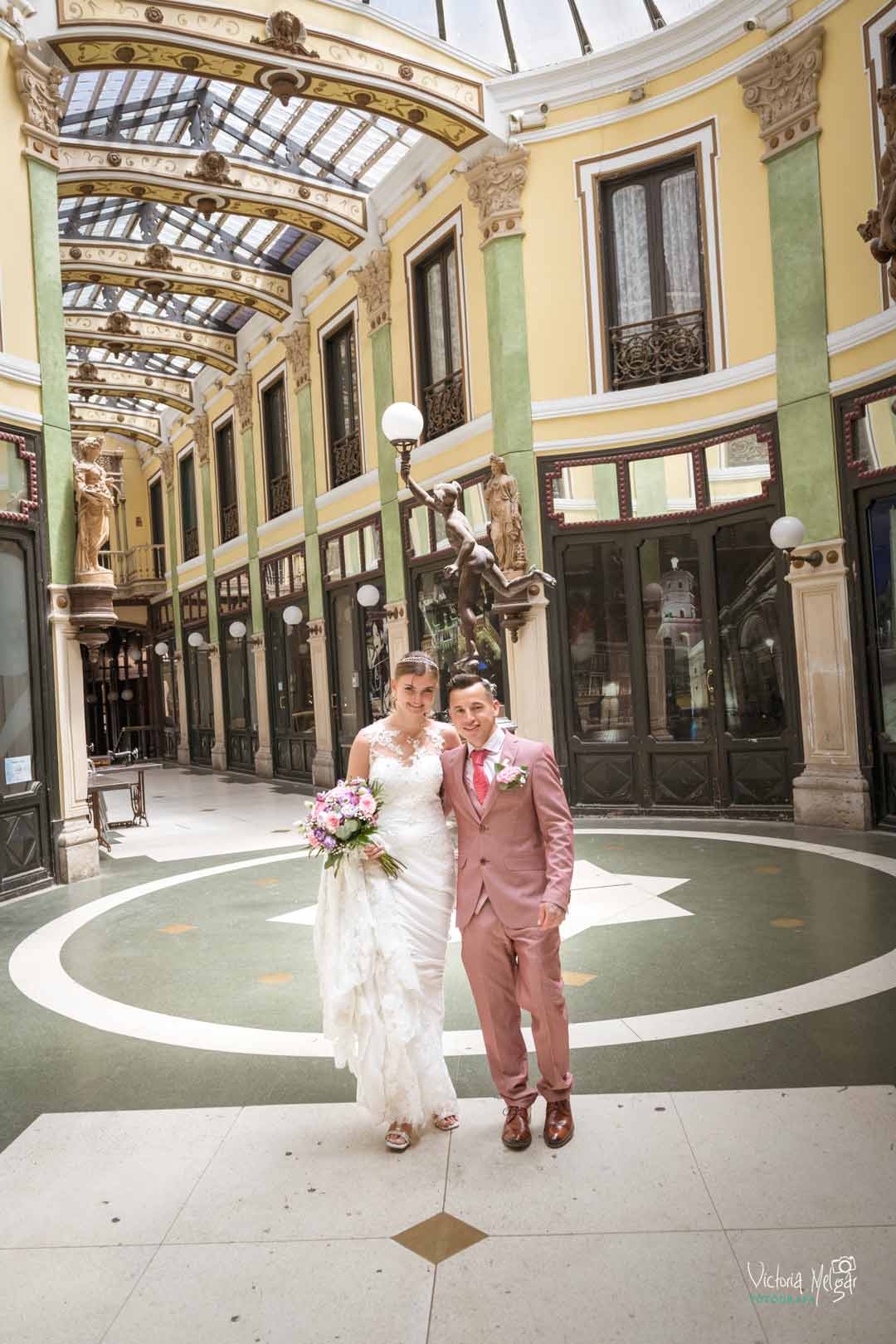 Layla y Lorenzo Boda victoria melgar reportajes de boda en Valladolid
