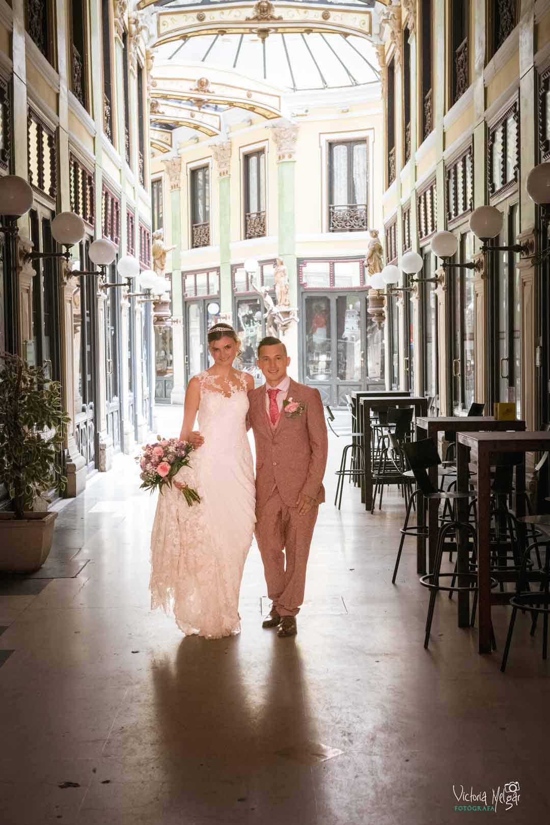 Layla y Lorenzo Boda victoria melgar reportajes de boda en Valladolid