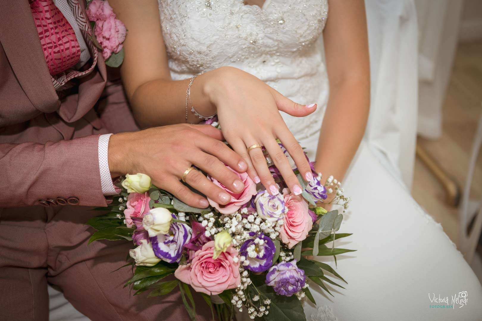Layla y Lorenzo Boda victoria melgar reportajes de boda en Valladolid