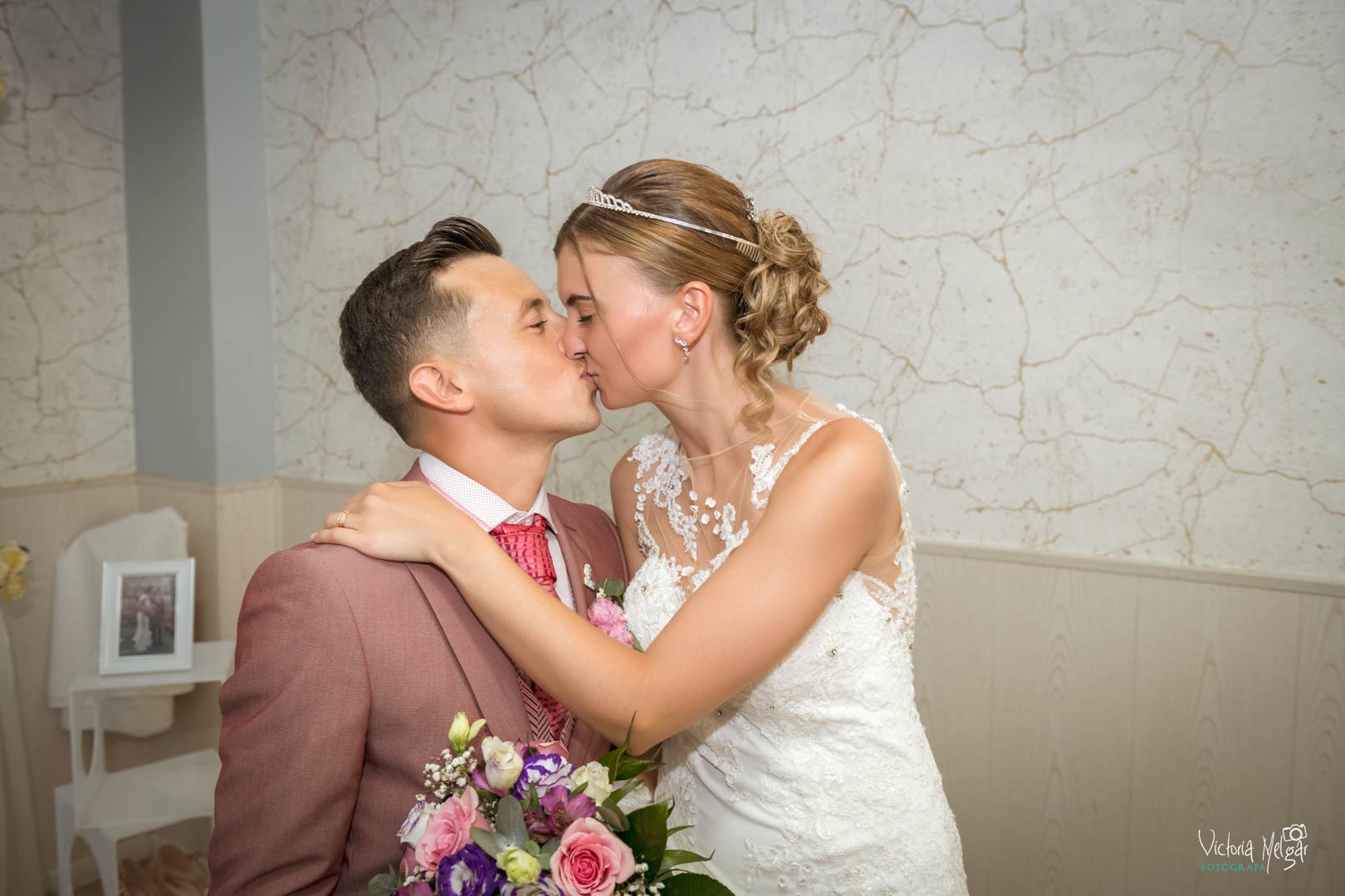 Layla y Lorenzo Boda victoria melgar reportajes de boda en Valladolid