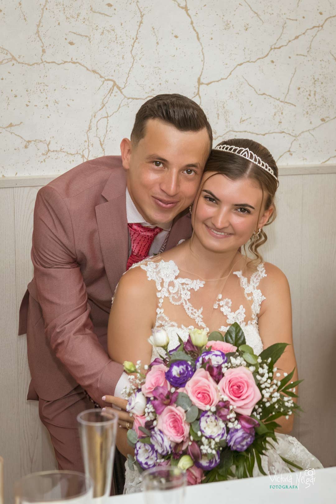 Layla y Lorenzo Boda victoria melgar reportajes de boda en Valladolid